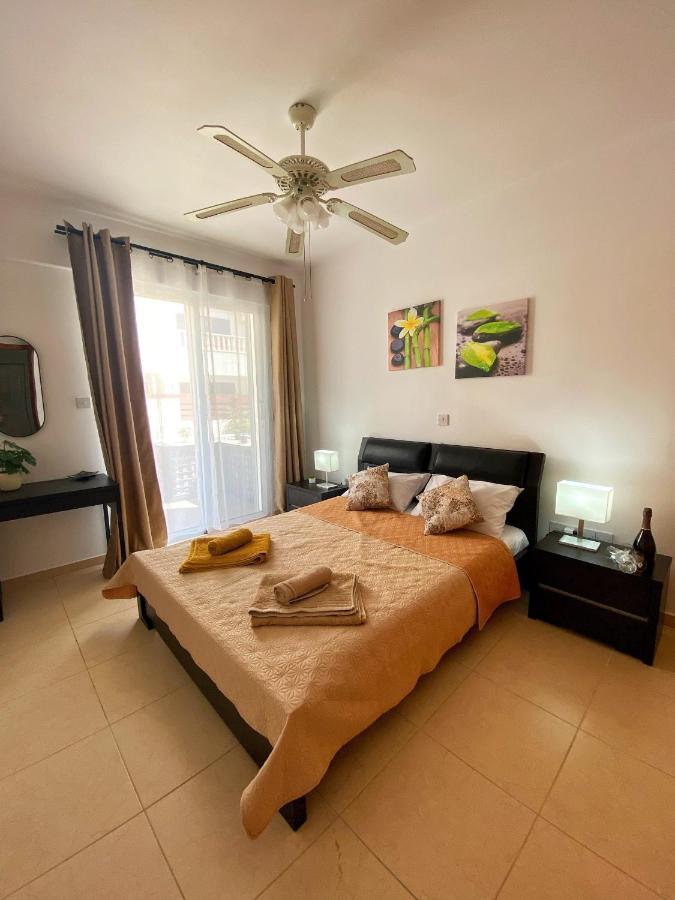 Cozy Poolside Apartment Pafos Dış mekan fotoğraf